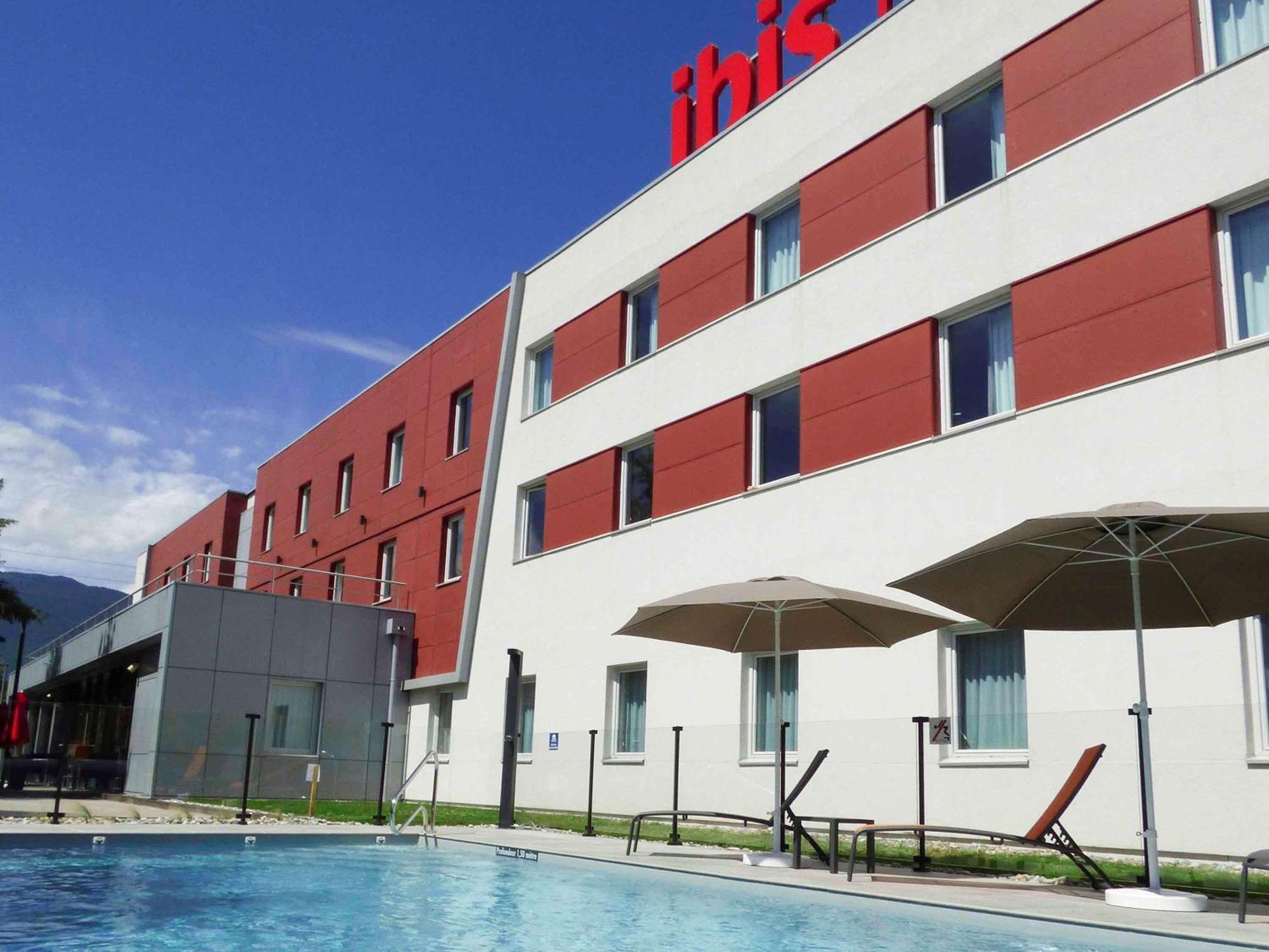 Ibis Saint-Genis-Pouilly Geneve Hotel Exterior photo