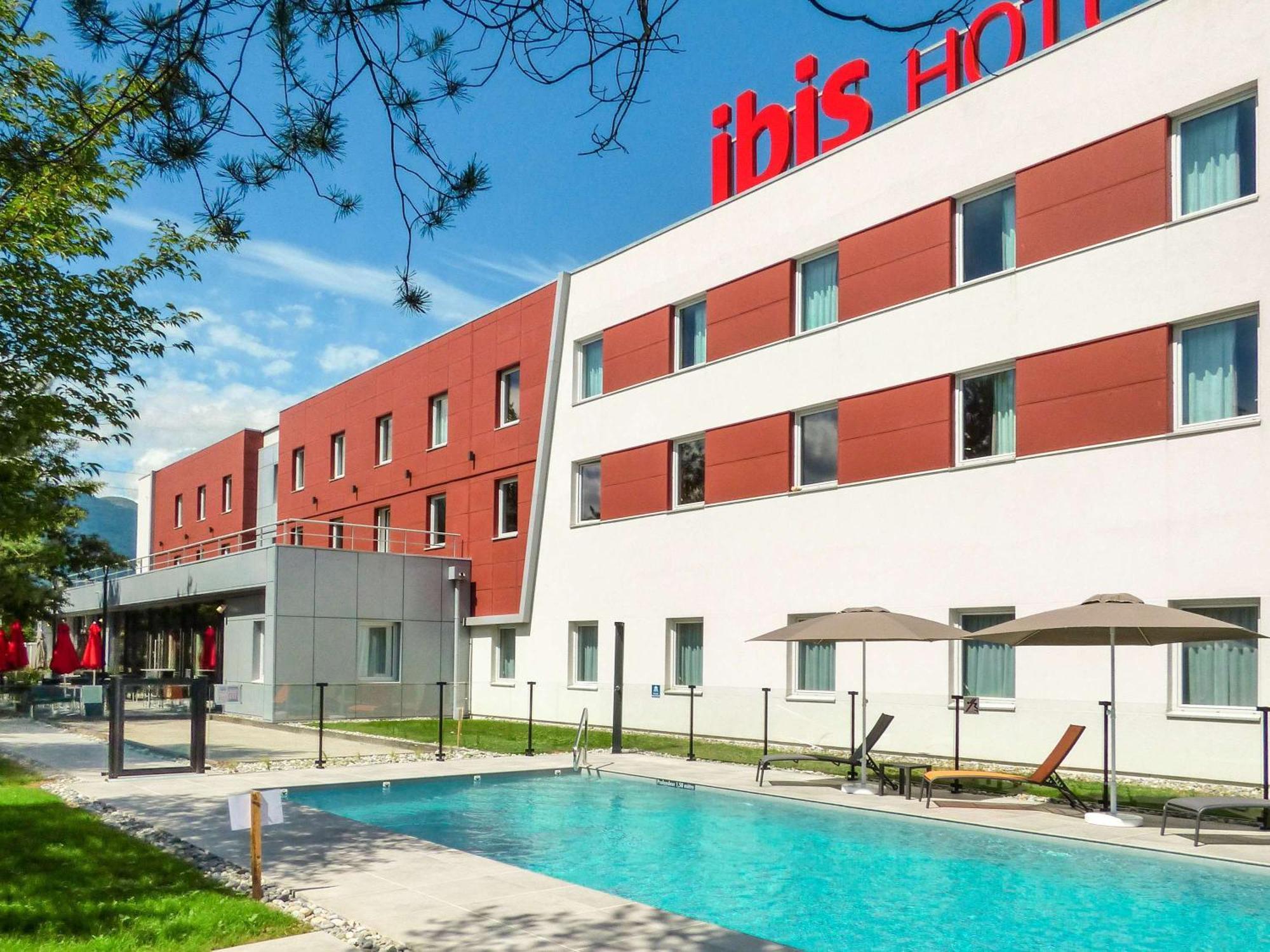 Ibis Saint-Genis-Pouilly Geneve Hotel Exterior photo